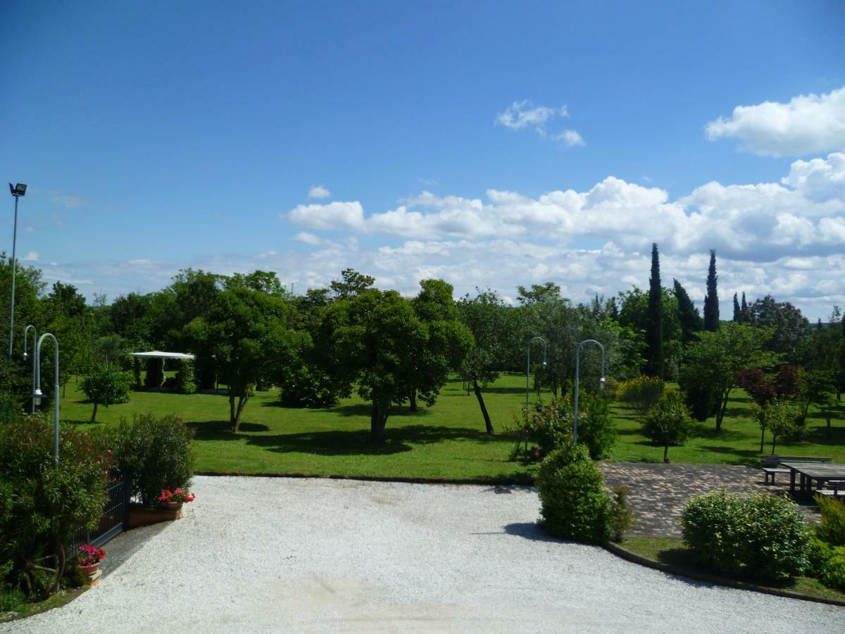 Villa Martina Fano Bagian luar foto
